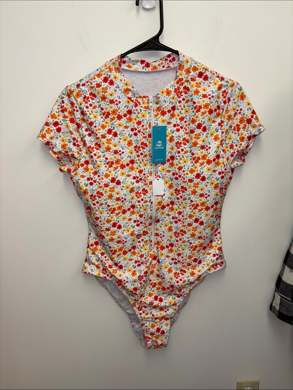 Cupshe Womens Floral Zip-Front One-Piece Swimsuit - Orange Multi